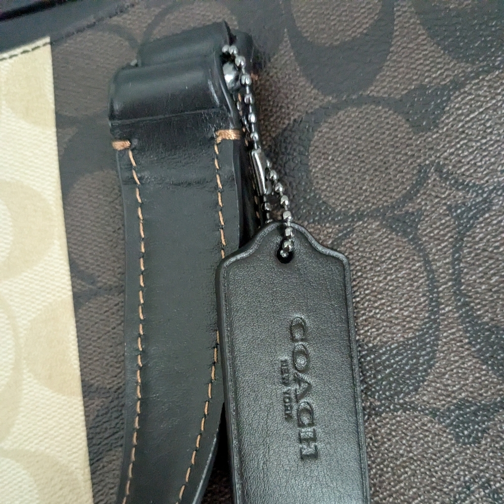 Coach - Picture 2 of 5